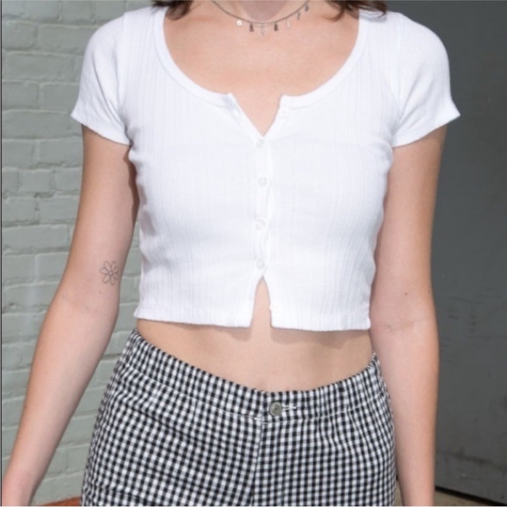WHITE RIBBED ZELLY BRANDY MELVILLE SHORT SLEEVE TOP